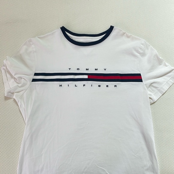 Men’s White Tommy Hilfiger shirt - Picture 1 of 3